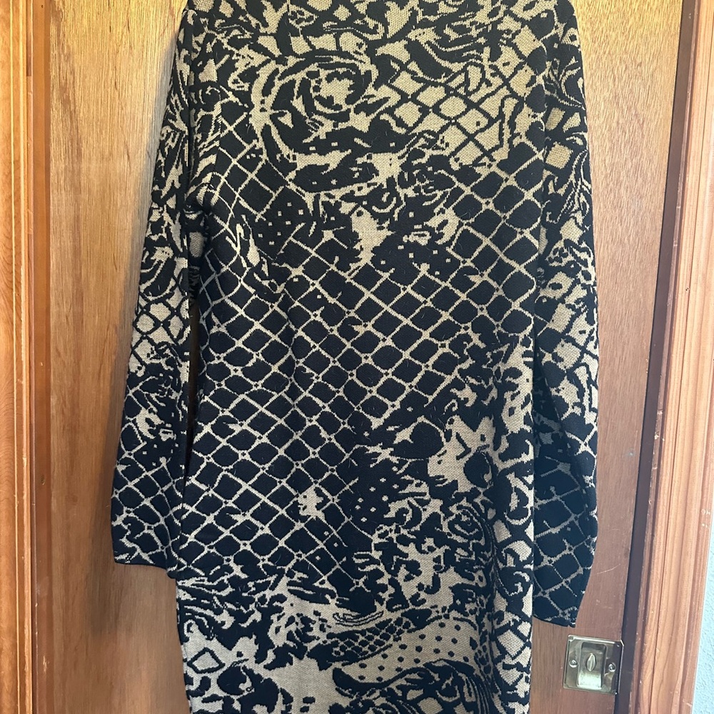 VENUS Black and Tan Patterned Dress